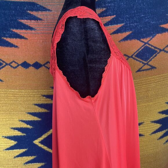 Vintage Miss Elaine Red Maxi Trapeze Nightgown. Flowy. Lace. USA. Size Small. - Picture 12 of 13